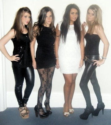 Friends-forever-in-leggins-and-shiny-tights-53.jpeg