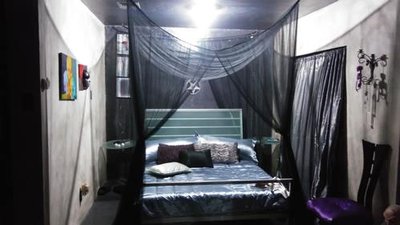 oie_191150TMviiE2m.jpg (21.24 KiB) Viewed 17241 times Master bedroom. Couldn't find anything in my favorite color. So bought 13 yards of gunmetal acetate satin and had a sheet set and comforter made
