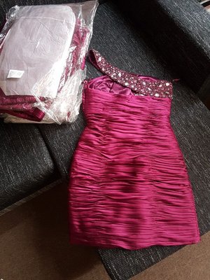 2£ each sizes 8/10/12/14  buy more then one and pay the same 3.40 £ for shipling ( can combine 3 dresses together. Large itams i poste separately)