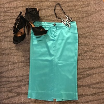 Bebe satin skirt