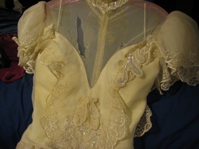 Must have cum here 20 times, wish the cum stains showed up better !!!