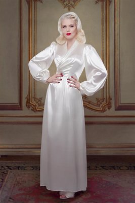 Bridal-Silk-Bettie-Robe-Betty-Blues-Loungerie-HR.jpg_Resized..jpg