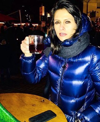 1aad4ba62ce1fdc3473bd068b473028a.jpg (170.28 KiB) Viewed 7538 times Electric blue plastic puffer