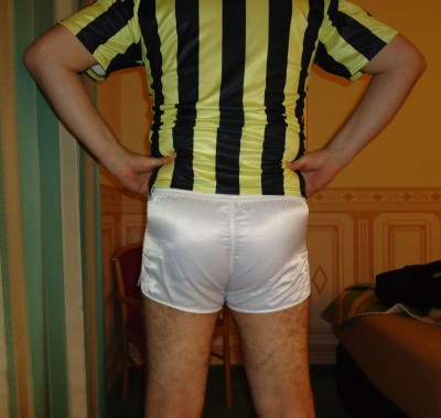 Clipboard01b.jpg (66.91 KiB) Viewed 12970 times my white satin shorts... please comment