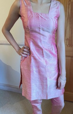 Baby-Pink-Indian-Sleeveless-Raw-Silk-Suit-with-_57 (1).jpg