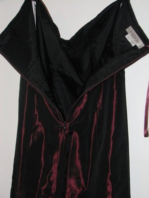Dk. red taffeta unzipped