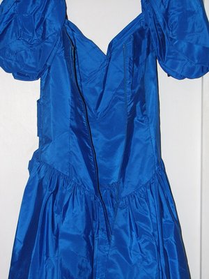 Bt. Blue taffeta unzipped