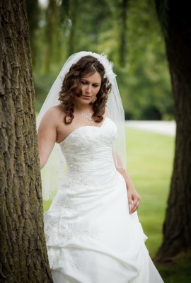 Lindsey wearing her perfect cumrag of a wedding dress