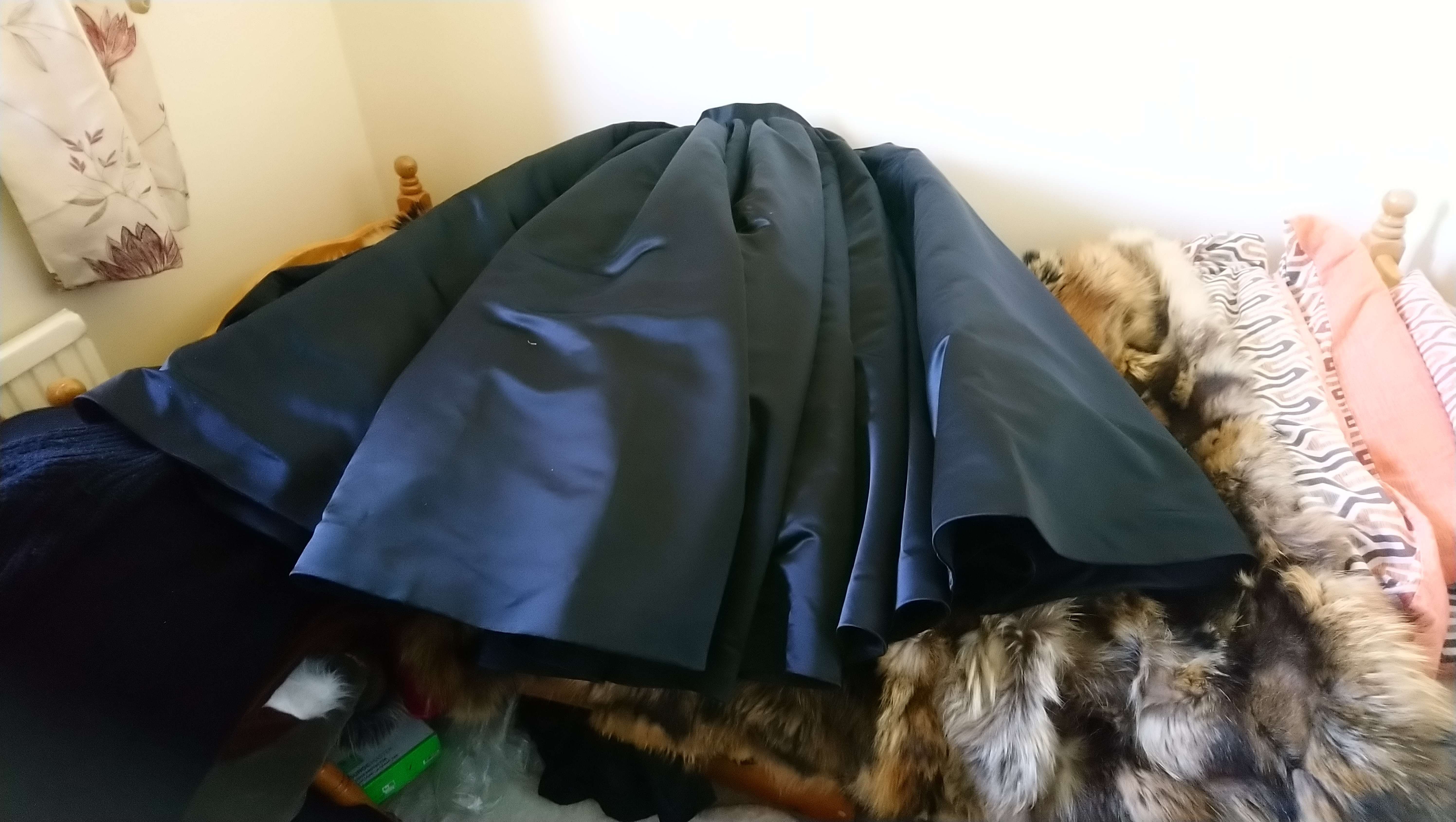 Black_Skirt_01.jpg