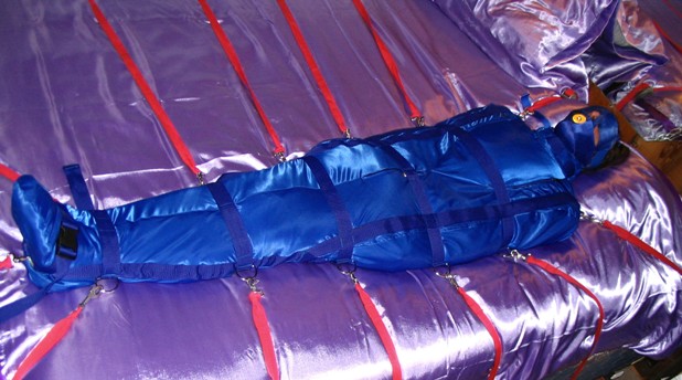 blue mummy strap-in (7).jpg