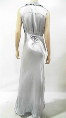 a1PU000000D2P3bMAF.jpg (20.78 KiB) Viewed 7451 times Back of silver satin dress