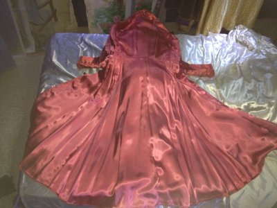 Robe Chn Satin mauve-salmon.jpg