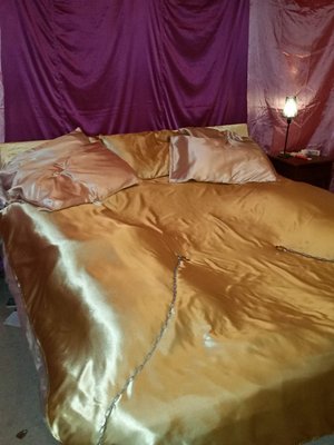 satinbed3.jpg
